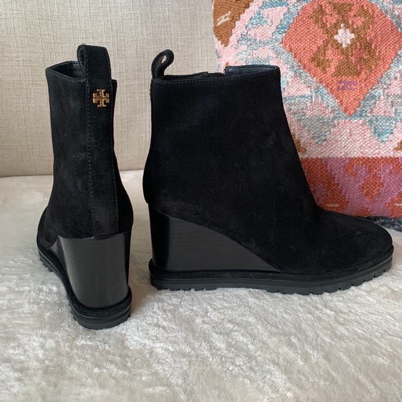 NEW Tory Burch Lug Black Boot Sz. 9.5 Nordstrom - Picture 2 of 13